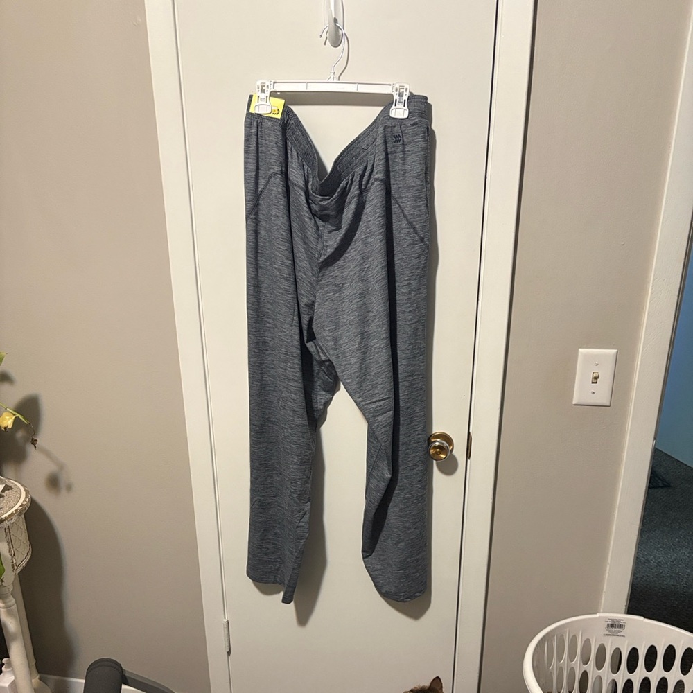 NWT All in Motion/Target Heather Gray Soft Stretch Pants